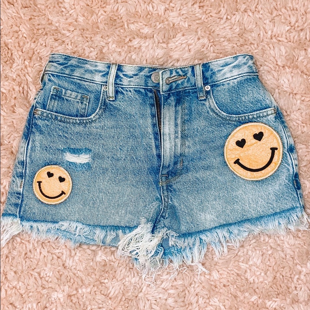 PacSun High-Rise Festival Smiley Patchwork Blue Vintage Jean Shorts, in size 24